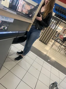 Teen slut tight jean ass