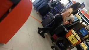 Blonde PAWG in tight jeans (OC)