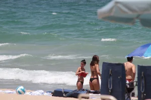 Sexy Florida beach bikini girls