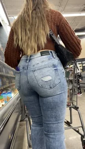 PERFECT Jeans ass on Milf (Mega Thread)
