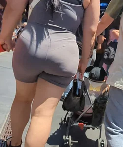 MILF Leggings showing VTL (OC)