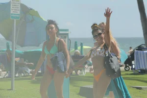Deerfield Beach girls in bikinis