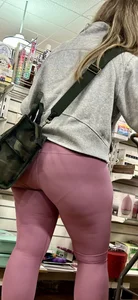 Blonde lady in pink leggings VPL‼️