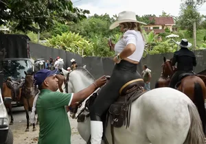 Latina cowgirls gitty up! Non OC