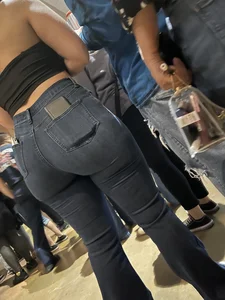 Thicc Latina in tight jeans