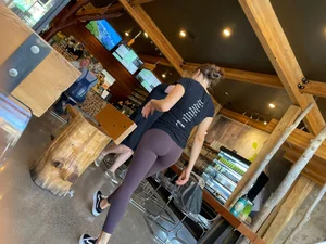 Sexy ass waitresses in yoga pants