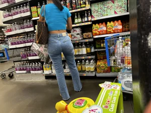 Tight grocery store latina