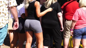 Big booty blonde babe in tight grey spandex shorts with vtl