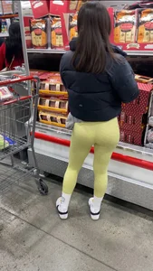 petite baddies with scrunch leggings