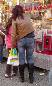 Street milfs in tight jeans creepshots