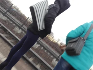 Hot Street Yoga Pants Candid Photo, Skinny Legs
