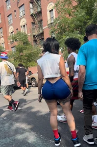 Dominican Parade Fat Ass Latina in blue leggings (OC)