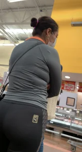 Nice Milf with phat ass in leggings VTL