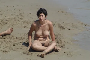 Sexy mature girls on Vilanova topless beach