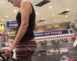 I love waiting in this line (4 different asses)