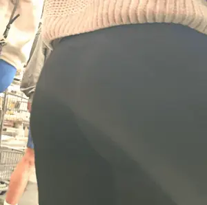 Fat ass bubble in black leggings. GIF.