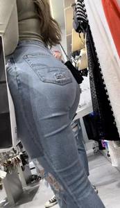 Hot Blonde Pawg In Jeans Shopping