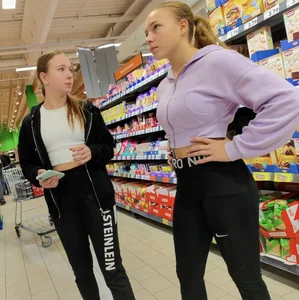 Omg🤩 Two Hot German Sisters in Nike Pro BUSTED me😂