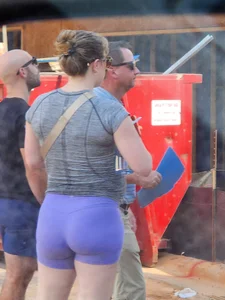 CAUGHT Pregnant Shorts Eating THICC PAWG