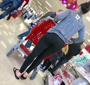 Hot Candid Ass in Yoga Pants at the Supermarket Closeup Creepshots Collection