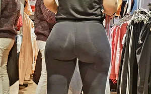 Insane bubble butt in adidas leggings