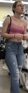 Nerdy PAWG in very tight jeans