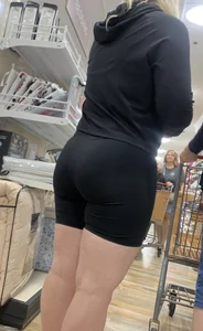 Blonde PAWG found at home goods