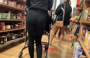 Blonde with a perfect ass in lulu’s