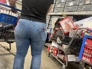 Big booty biker chick!