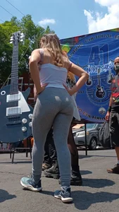 !girl with great ass!