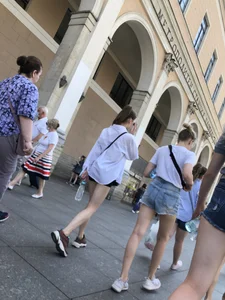 Group of Candid Girls in Mini Shorts With Amazing Legs Crossing a Street Creepshots Gallery