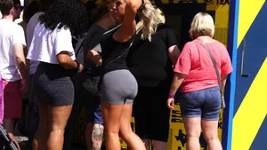 Big booty blonde babe in tight grey spandex shorts with vtl