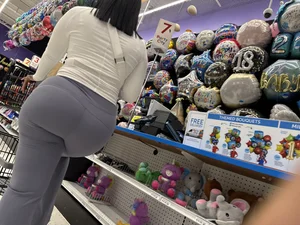 Latina in purple leggings |OC|