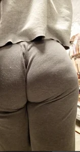 Juicy Pawg in Grey Sweats