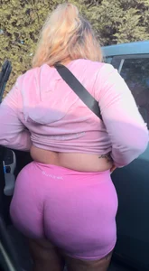 Wide gym ass Latina jiggle (BBW)