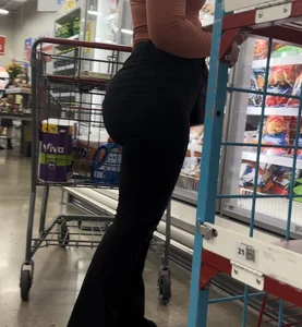 The curves on this Ebony in Black Jeans