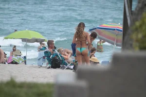 Sexy Florida beach bikini girls