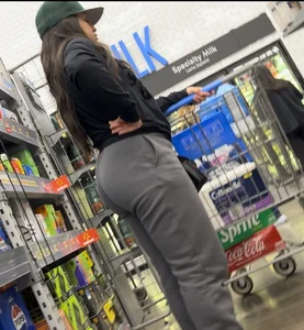 Latina sweatpants booty