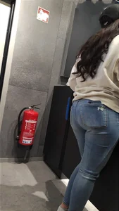 Thick butt in jeans