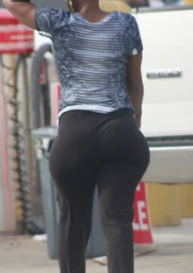 Candid girls in leggings, yoga pants, lulus and lycra