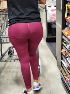 Out In The Wild 24 ( Phat ass ebony in leggins) Must See