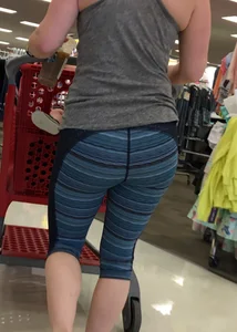 Target milf with a nice ass in tight patterned leggings