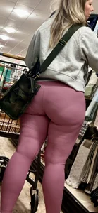 Blonde lady in pink leggings VPL‼️
