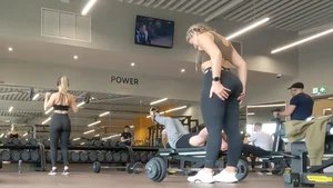 Thicc gym PAWG in tight black Nike leggings