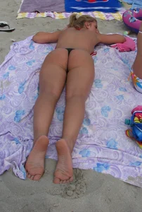 Candid beach and bikini babes