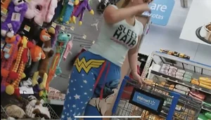 Bubble booty in blue sweats suprmarket creepshots