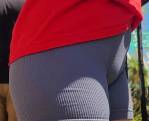 (OC) Mature Latina Showing Off THICK Mound