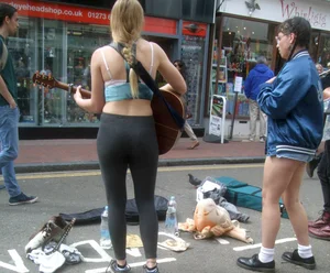 Guitar playing blonde babe with a nice ass and vtl in tight leggings