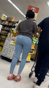 Juicy🍑 latina in tight jeans
