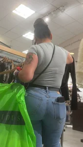 BBL Latina Milf in Hollister Jeans